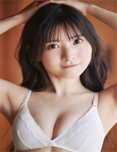 《美女厕所撒尿ass-yeezy 380》
